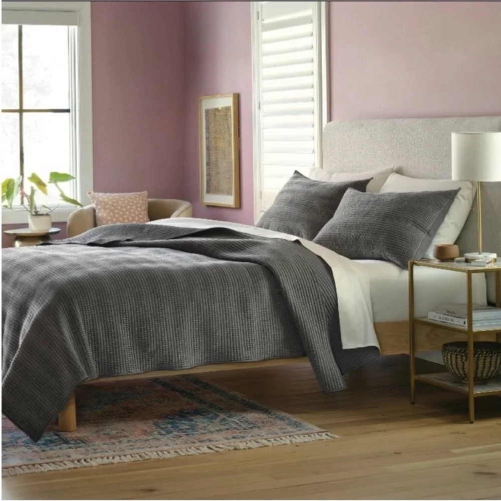 NWT King Ruched Velvet Quilt Gray - Threshold